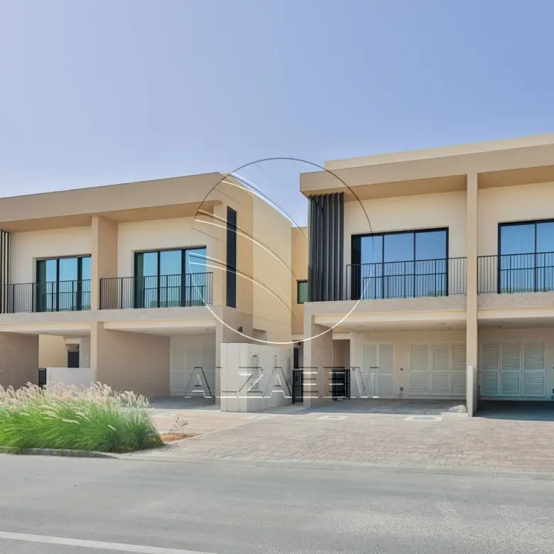 √ HOT! Single Row TH Near Community Center √