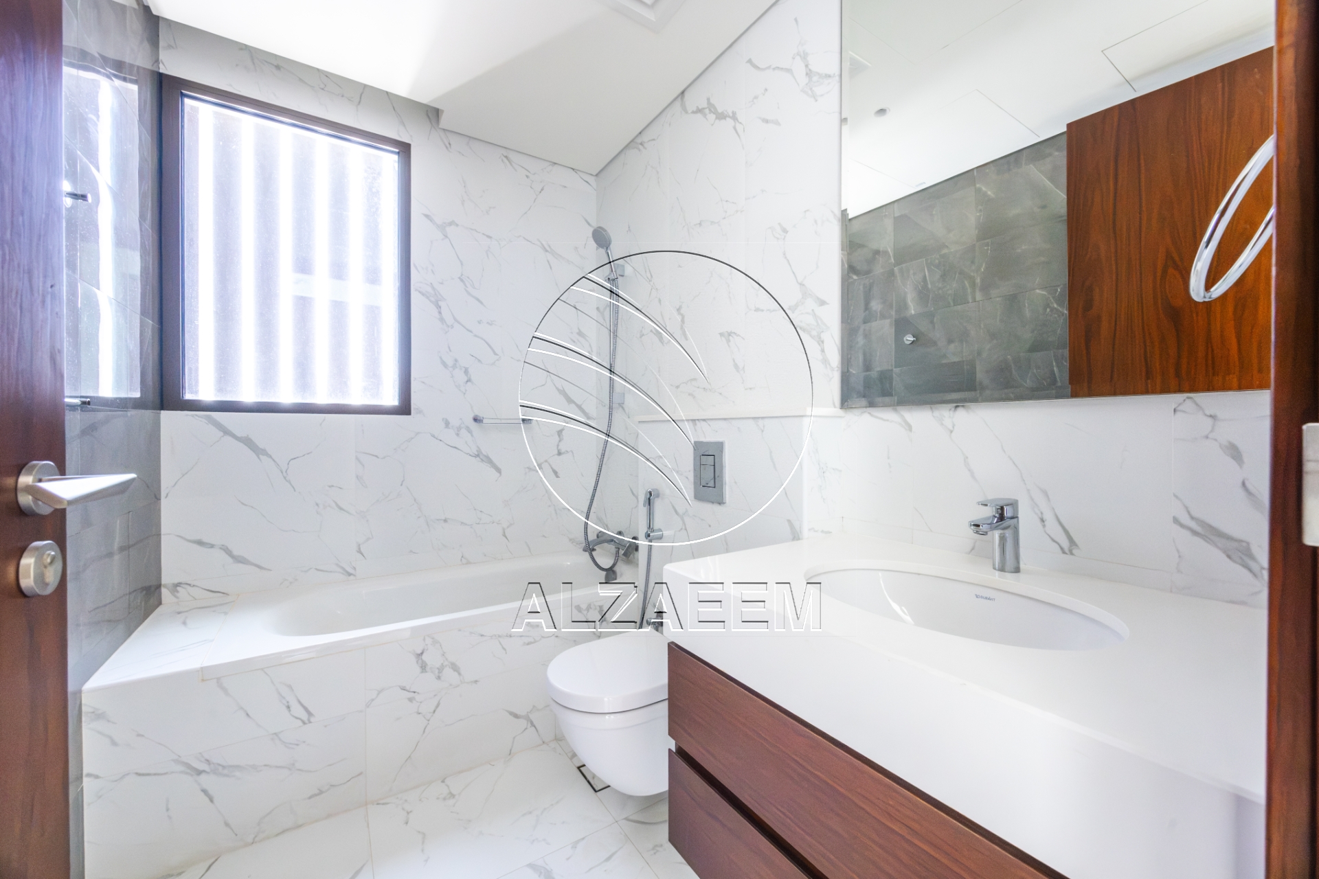 √ UPGRADED with Maid’s Room | Landscaped Garden√