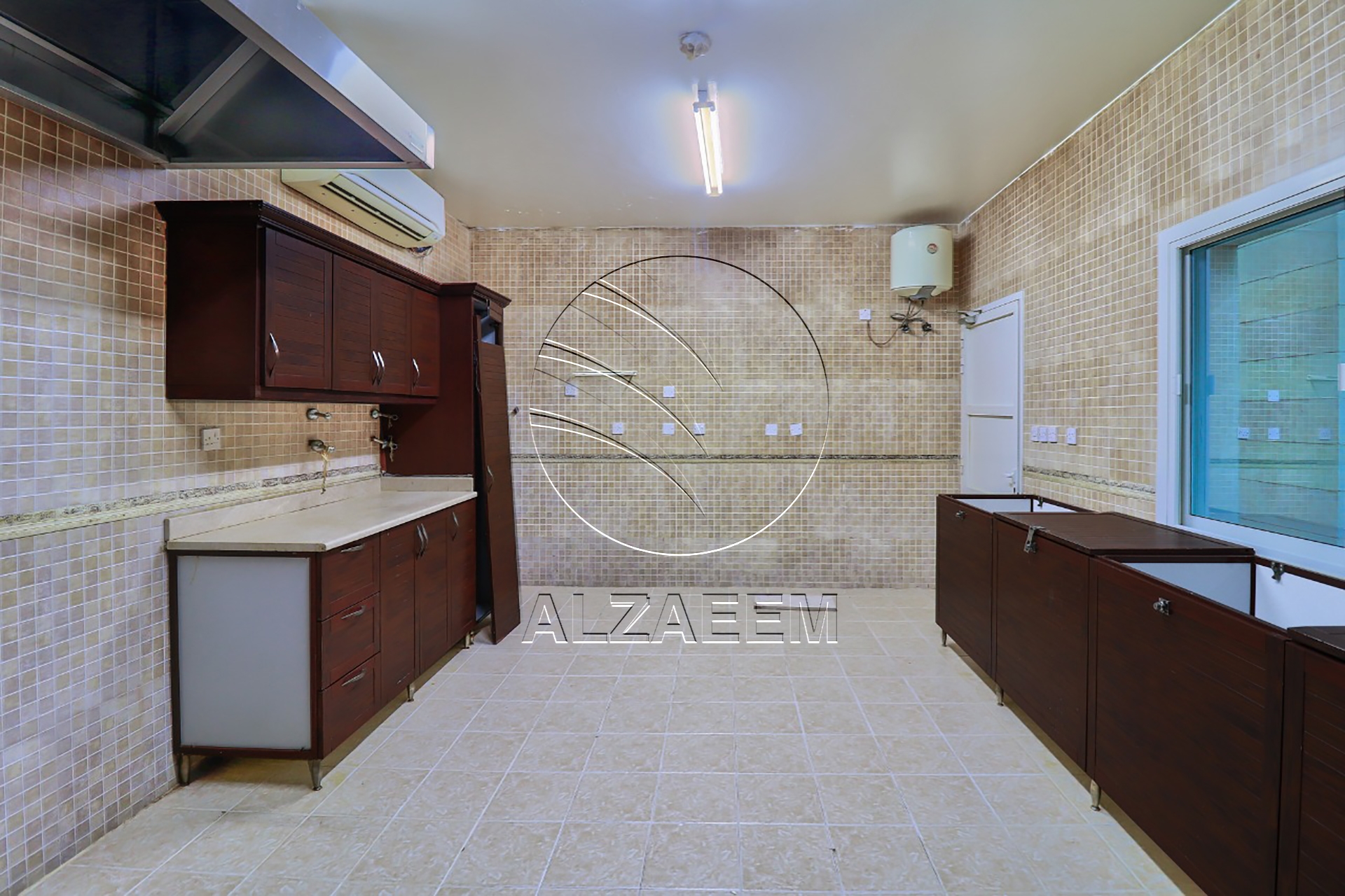 √Corner Villa | 7 Master | Majlis | 2 Kitchen√