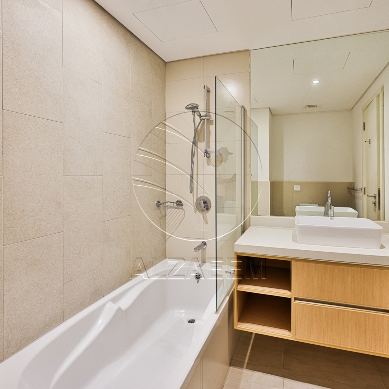 Vacant CORNER 3BR+Maid | Sea View | Higher Level