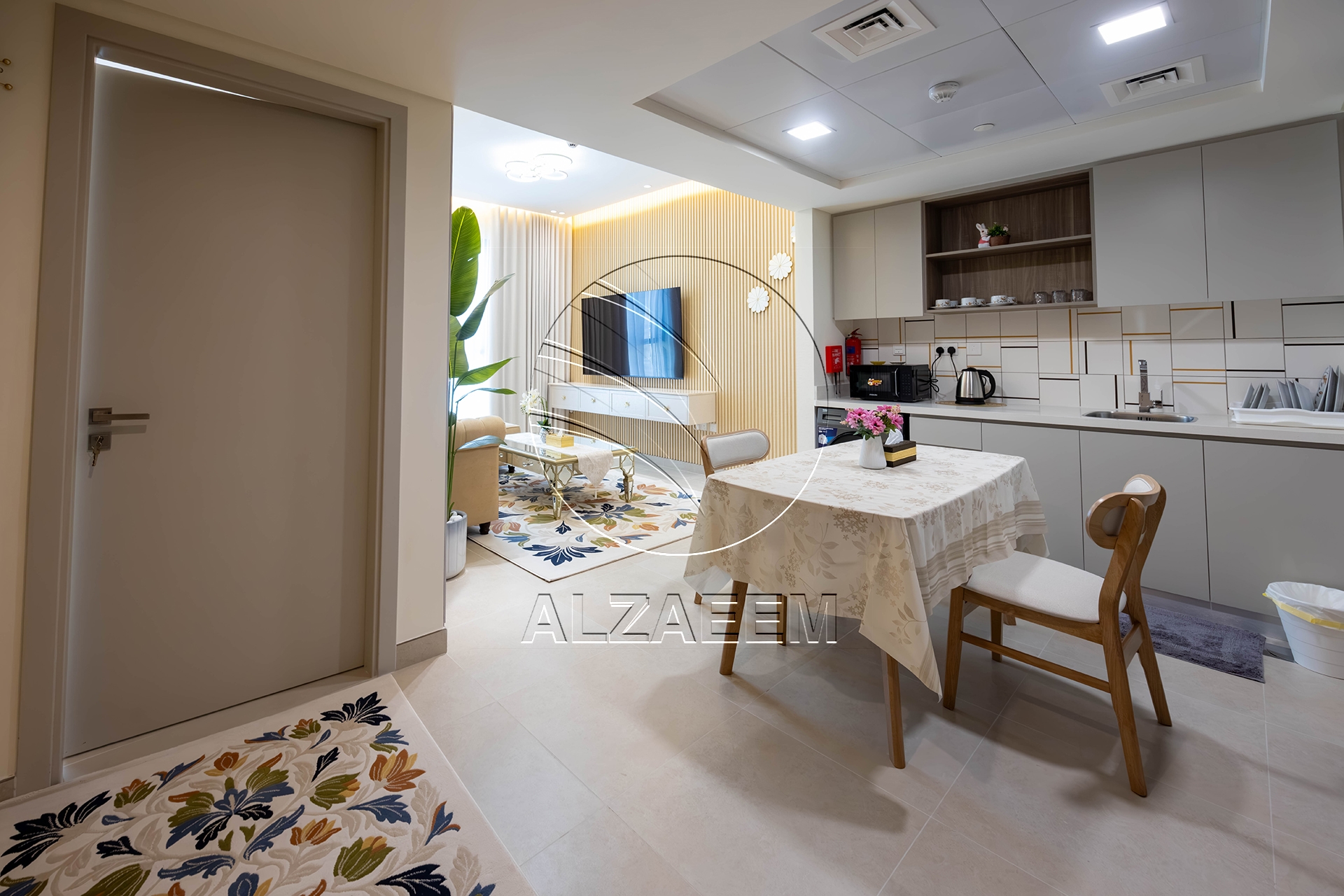 √ Furnished | High End Furniture | VACANT! √