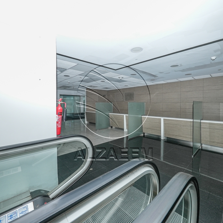√Prime Showroom+Basement + 2 Mezzanine Levels √