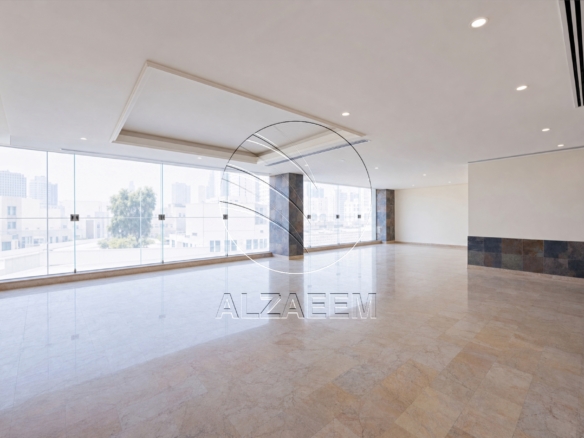 √ VACANT SHOW ROOM | 3 Floors | Up to 4 Payments √