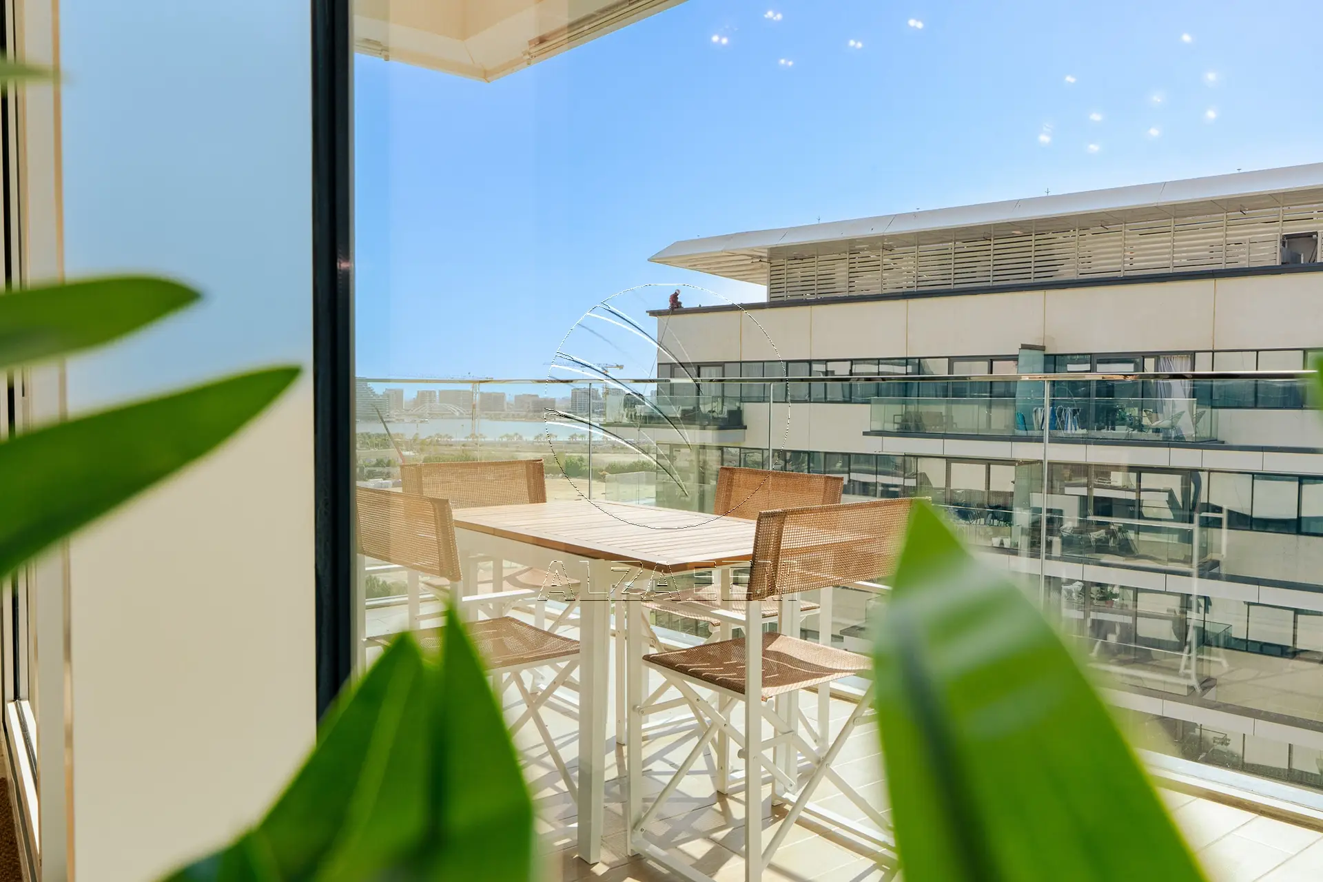 VACANT!High Floor Furnished 2BR+M | Golf+Sea Views