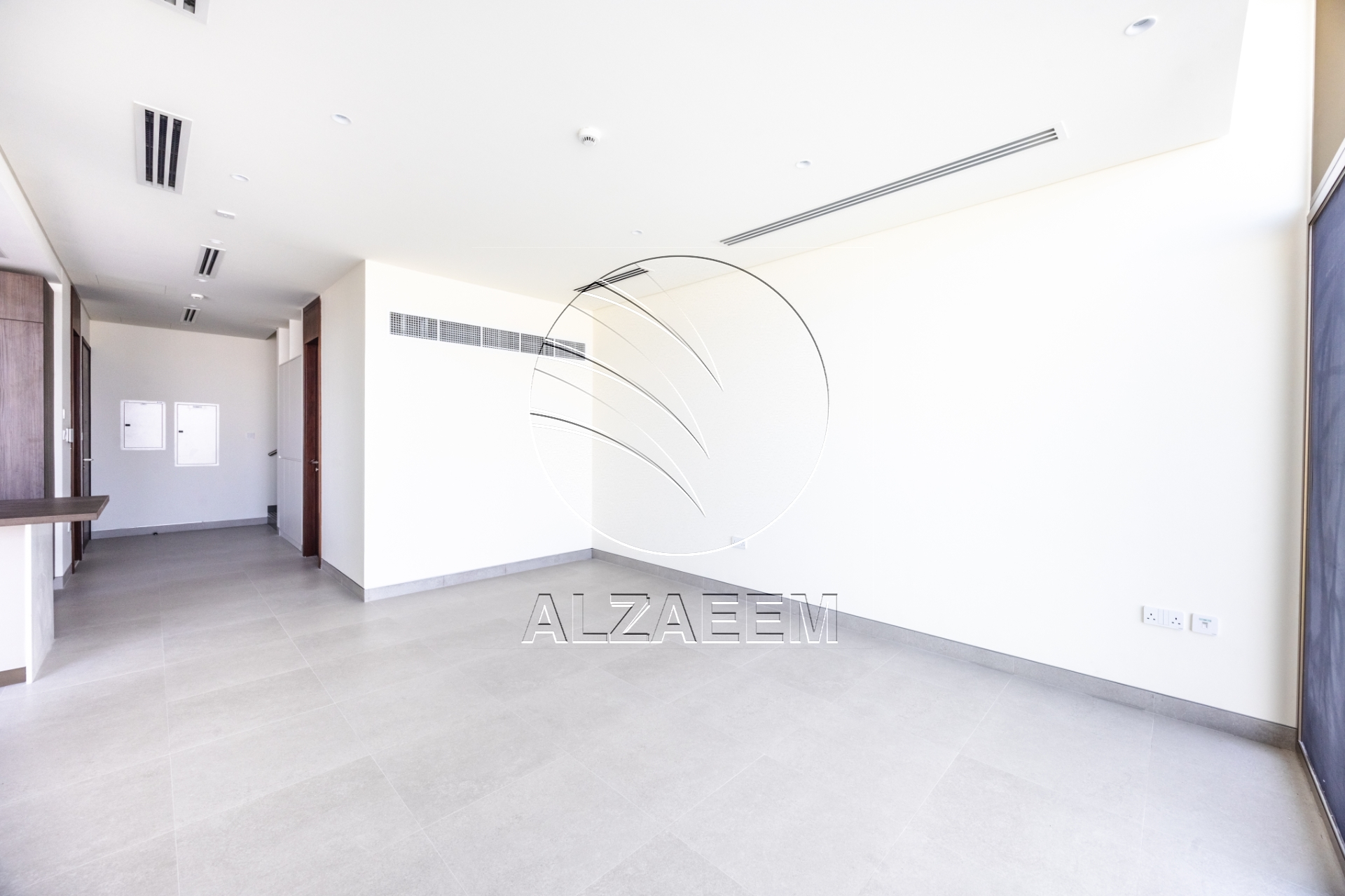 √ UPGRADED with Maid’s Room | Landscaped Garden√
