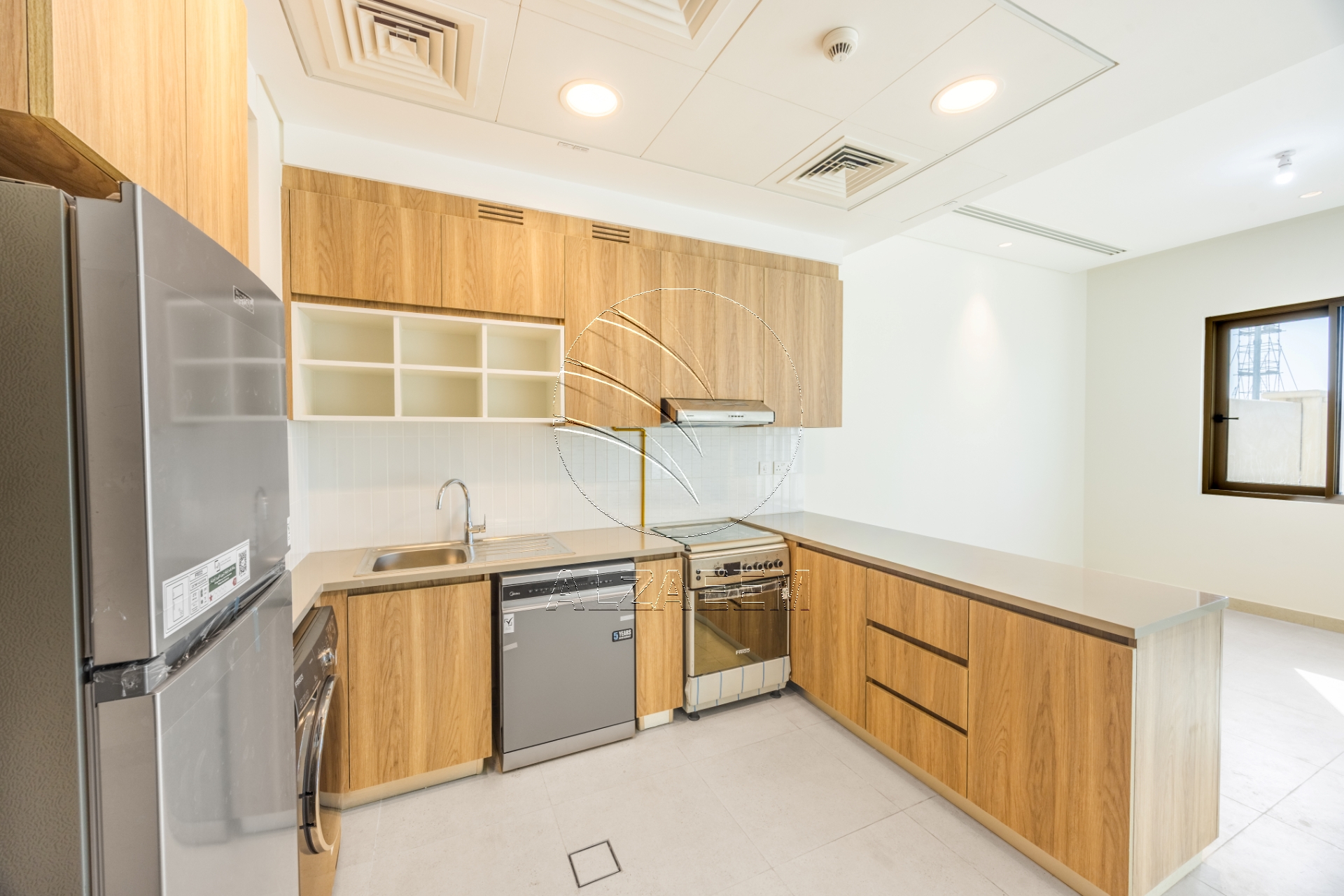√Single Row | Prime Location| Steps from the Park√