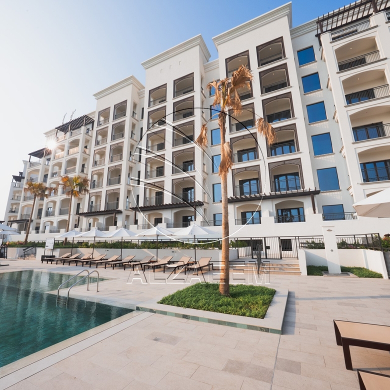 √ RARE 2BR+M Duplex | Direct Golf Course View √