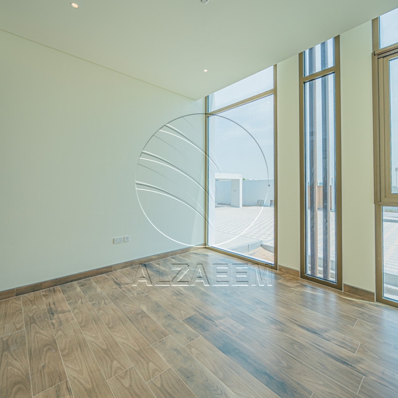 √Corner | Single Row | Big Plot Size | 5BR SELECT√