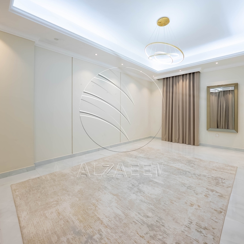 Single Row | Upgraded 5BR Villa | Pool and Garden