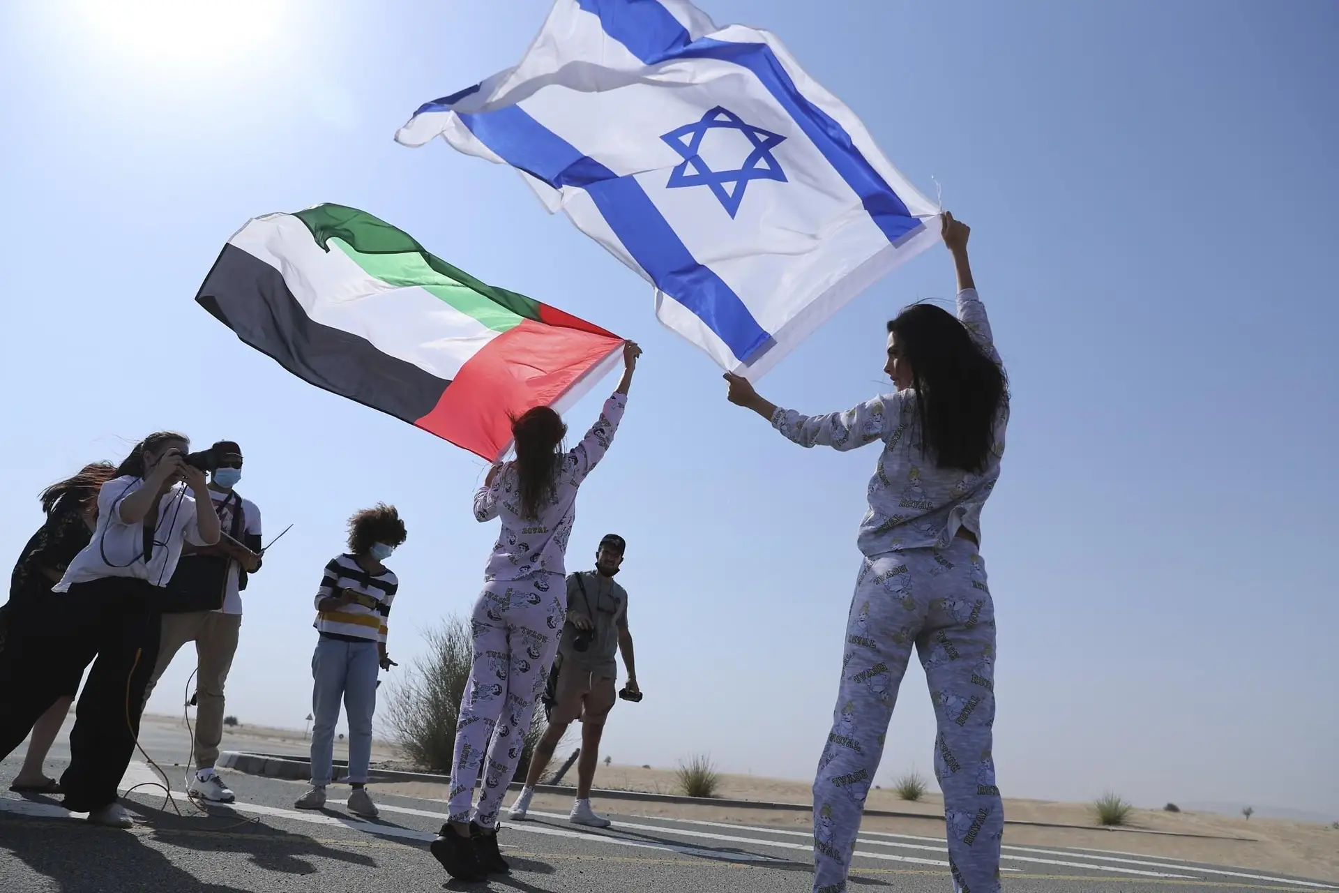 Factors contributing to the appeal of Dubai for Iranians and Israelis